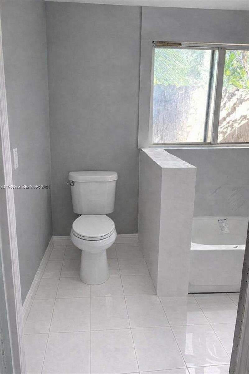 9407 NW 4th Ave Miami, FL 33150