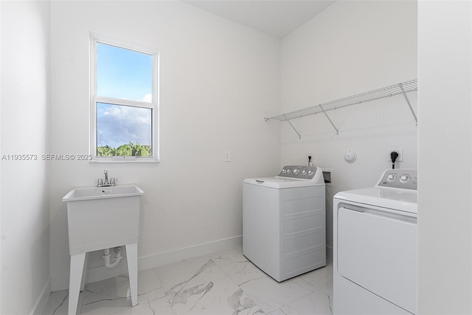 12259 SW 43rd St Davie, FL 33330