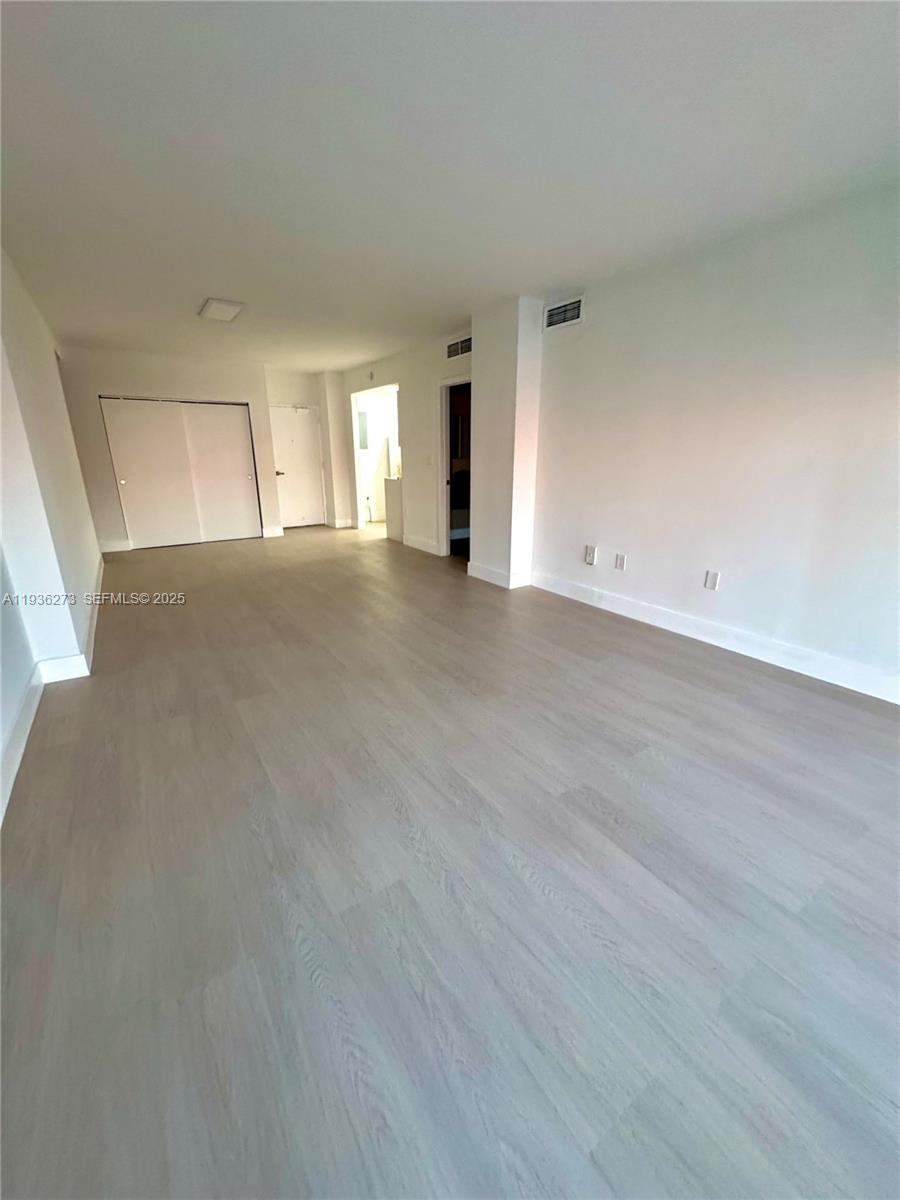 300 Bayview Dr #1201 Sunny Isles Beach, FL 33160