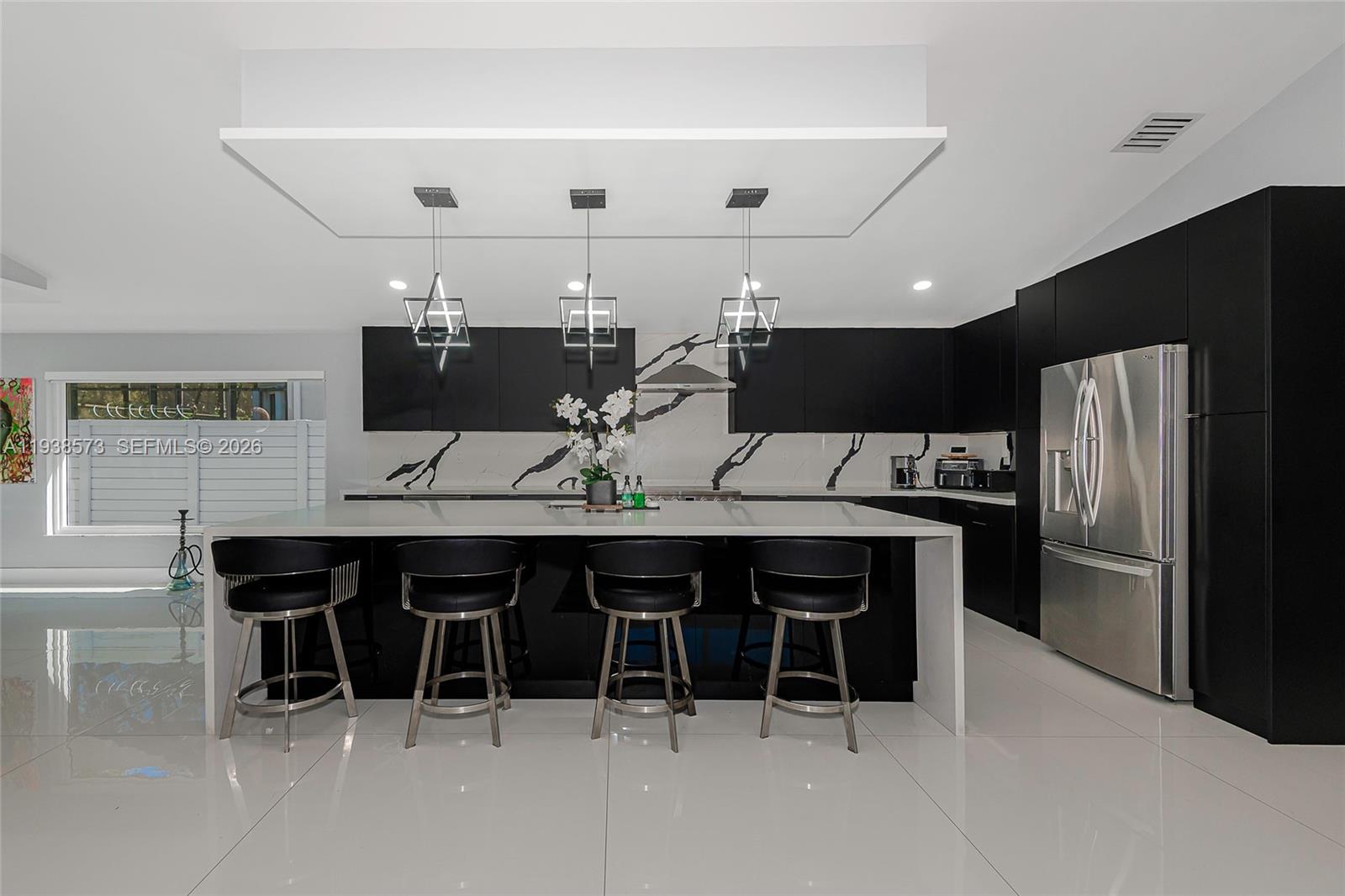 15221 N Laurel Ln N Pembroke Pines, FL 33027