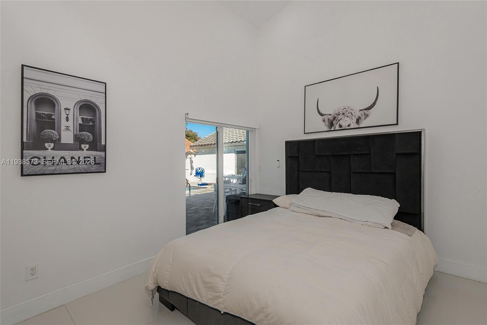 15221 N Laurel Ln N Pembroke Pines, FL 33027