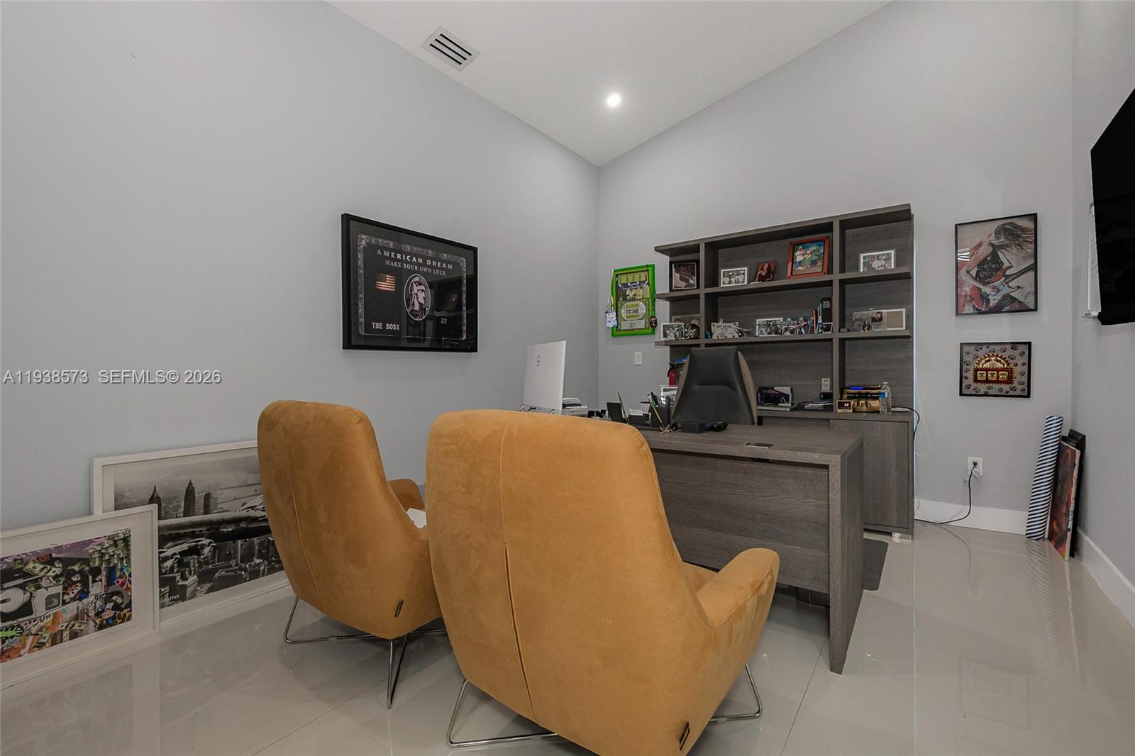 15221 N Laurel Ln N Pembroke Pines, FL 33027