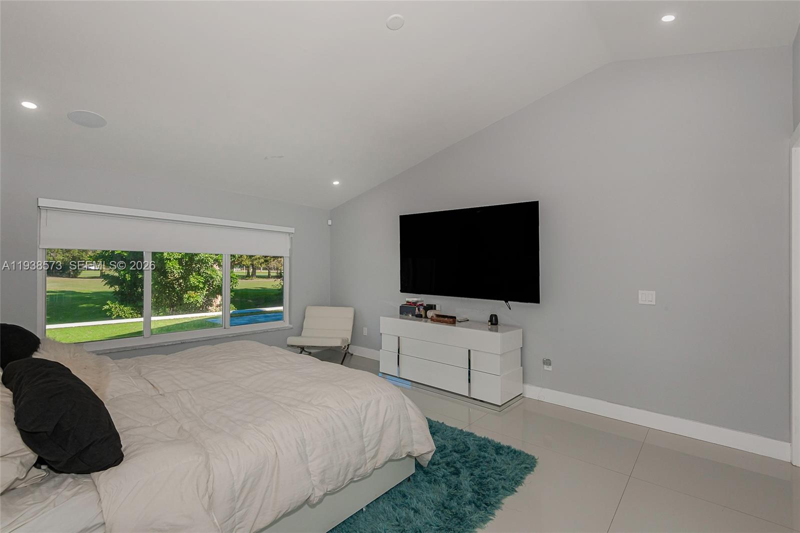 15221 N Laurel Ln N Pembroke Pines, FL 33027