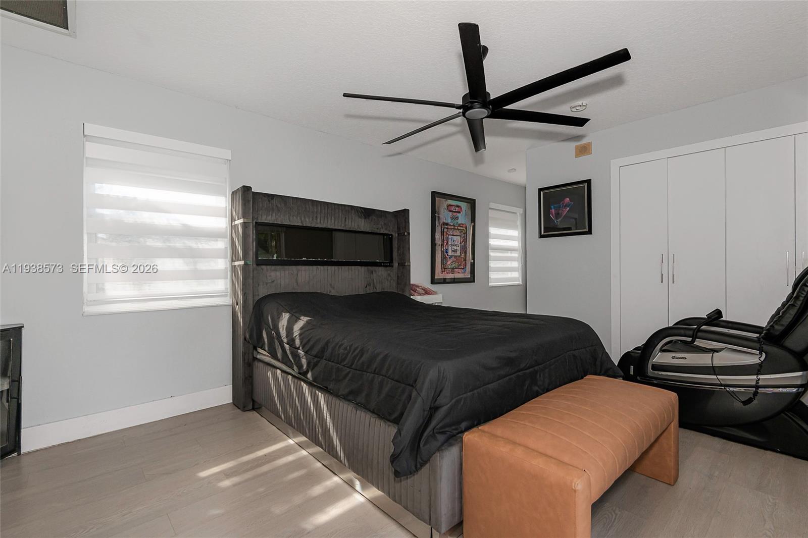 15221 N Laurel Ln N Pembroke Pines, FL 33027