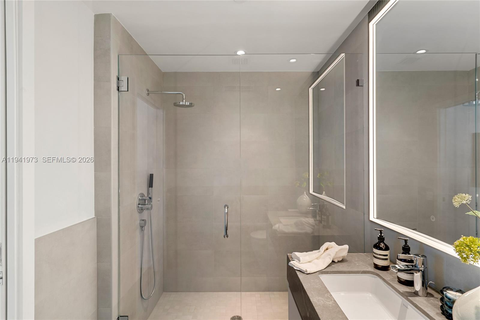 500 Alton Rd #2101/02 Miami Beach, FL 33139