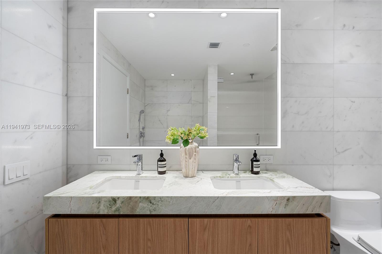 500 Alton Rd #2101/02 Miami Beach, FL 33139