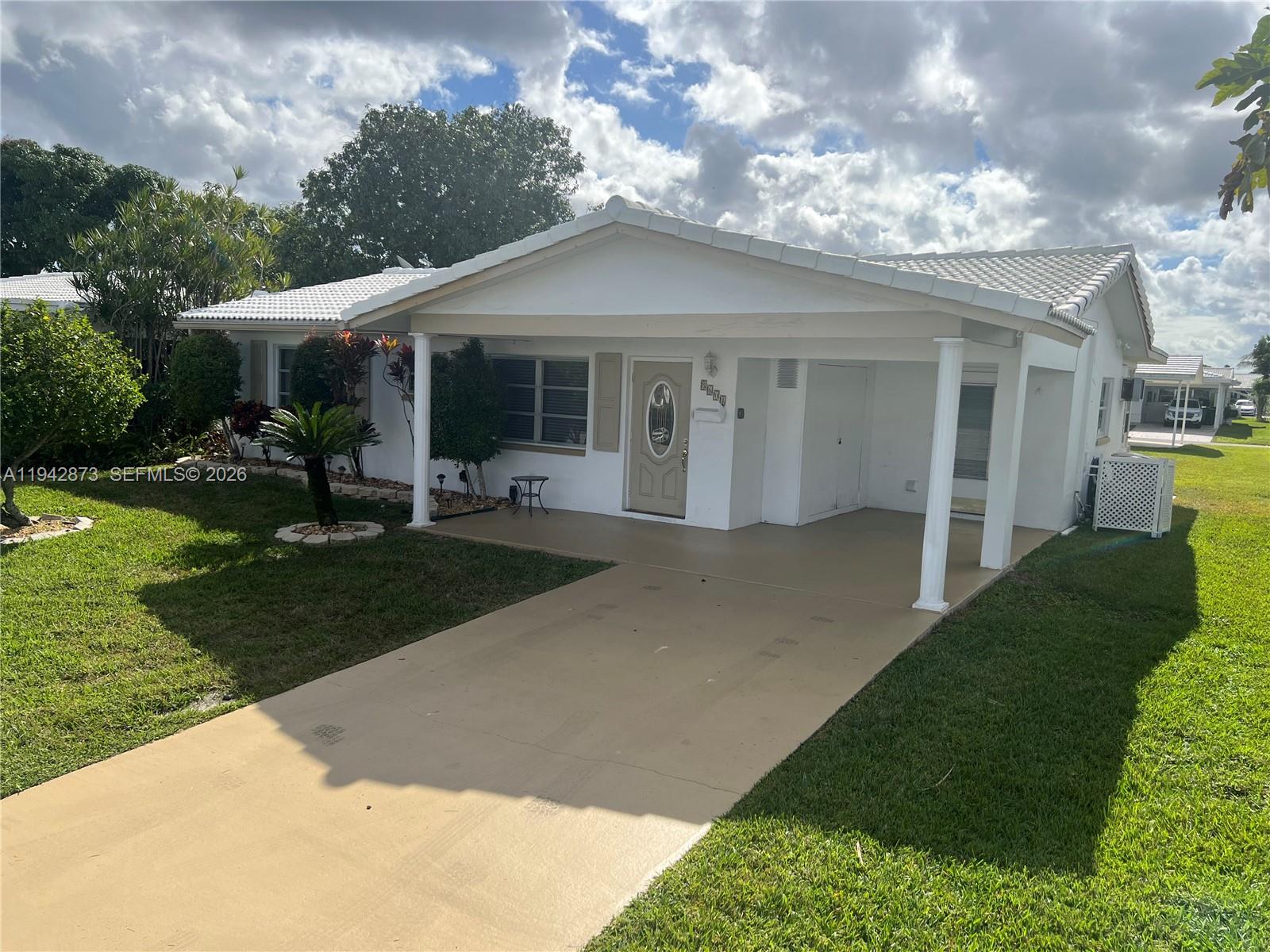 8604 NW 59th Pl Tamarac, FL 33321