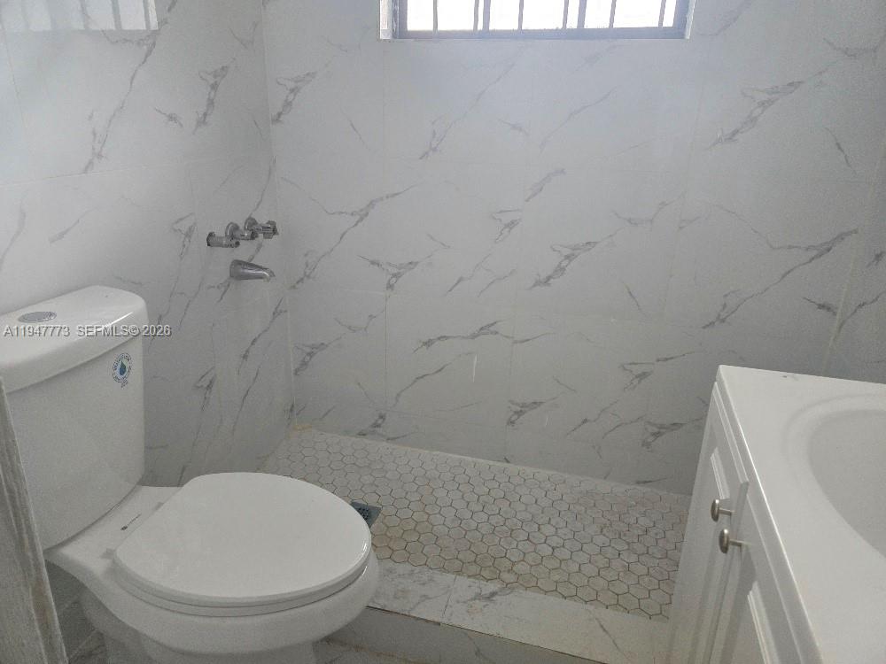 1901 NW 88th Ter Miami, FL 33147