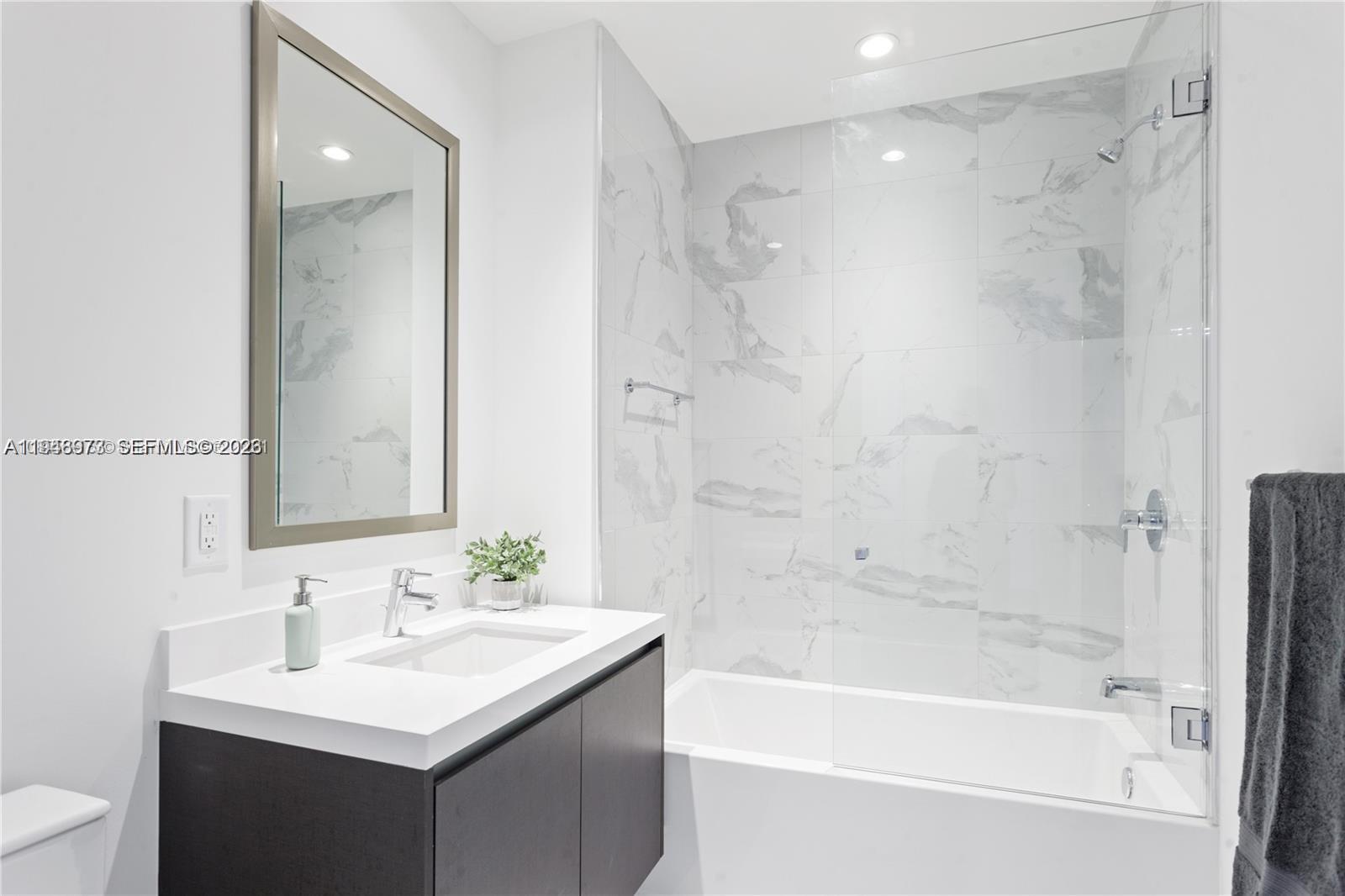 851 NE 1st Ave #4106 Miami, FL 33132