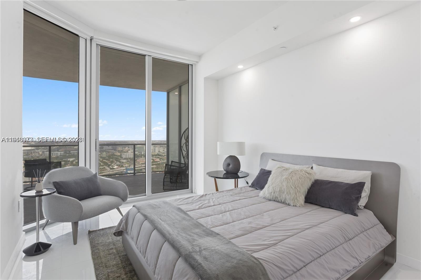 851 NE 1st Ave #4106 Miami, FL 33132