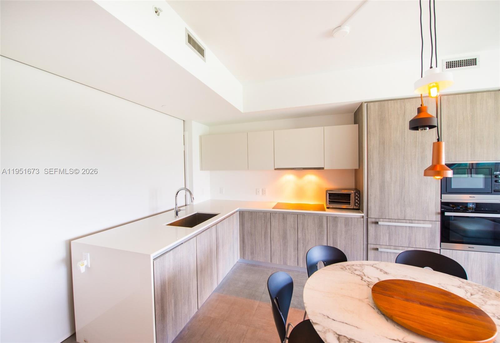 2900 NE 7th Ave #1903 Miami, FL 33137