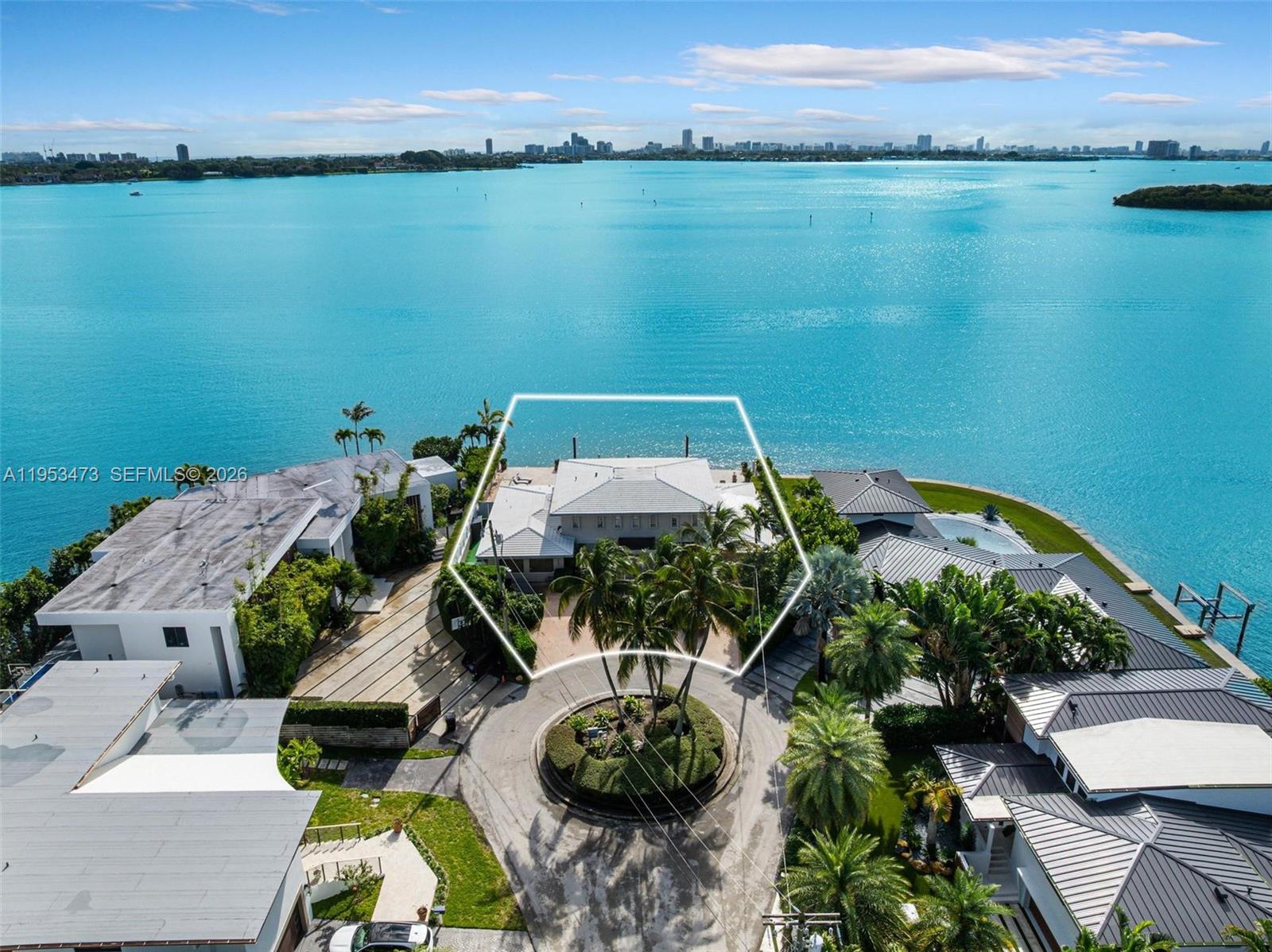 1990 NE 119th Rd North Miami, FL 33181