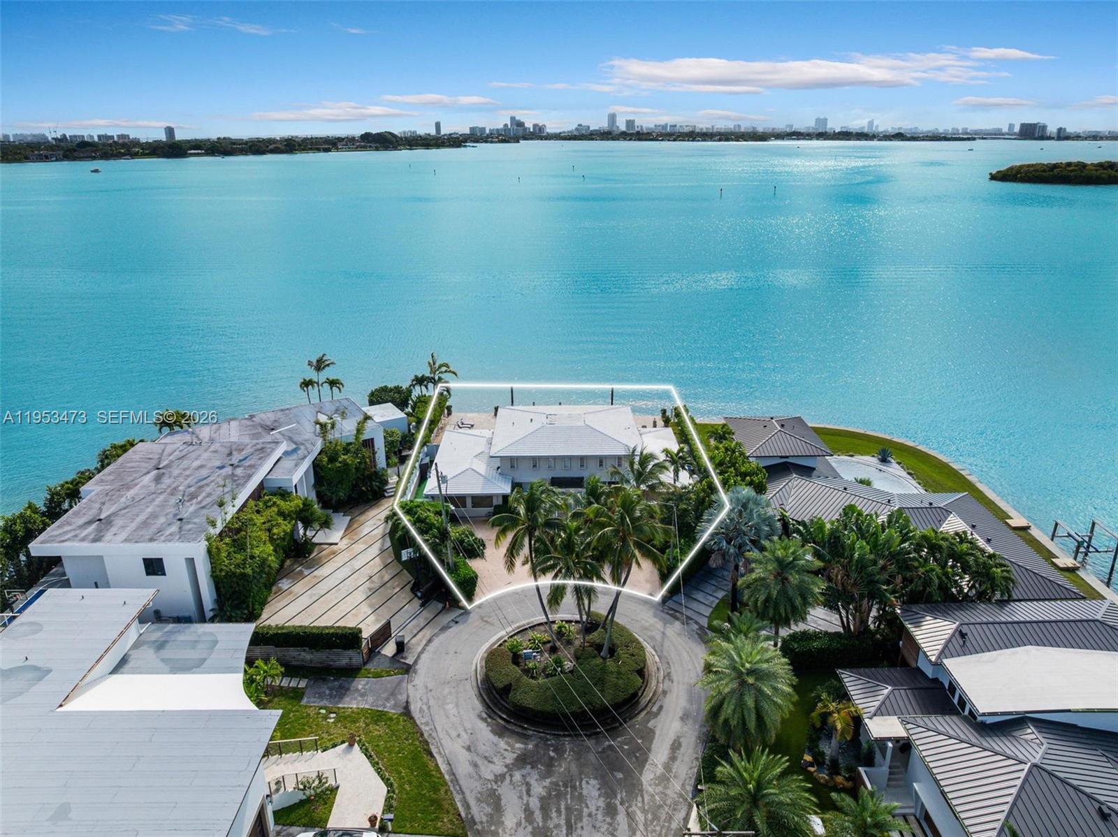 1990 NE 119th Rd North Miami, FL 33181