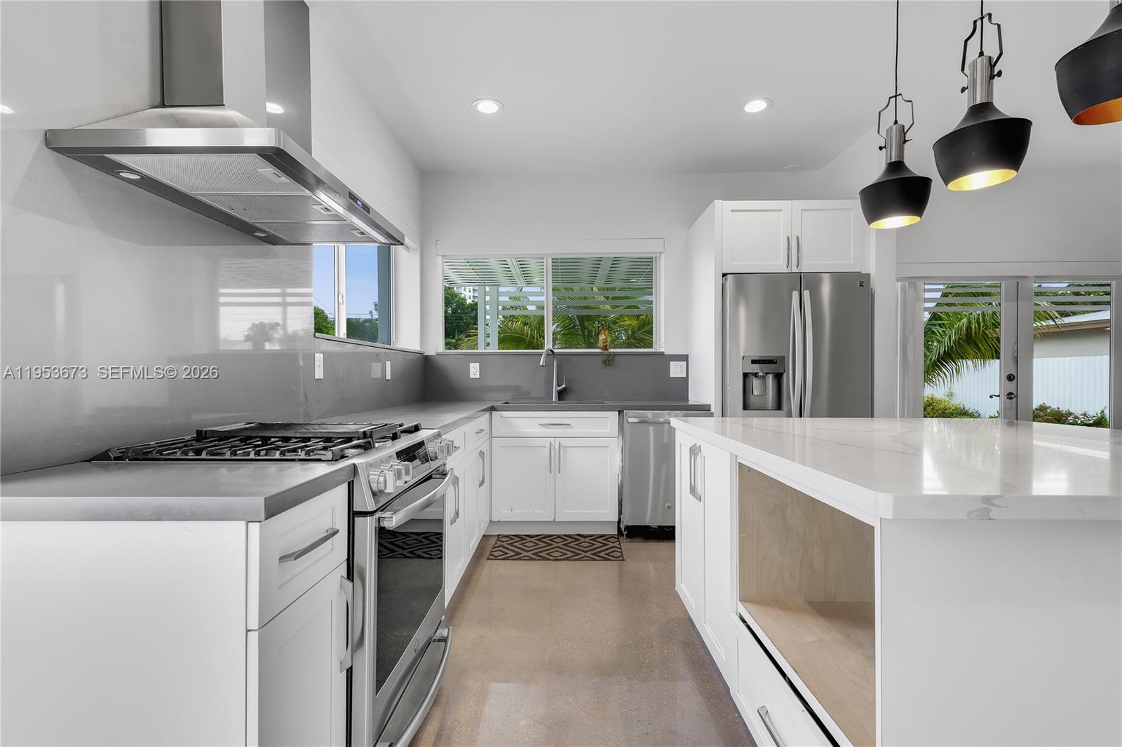 2247 NW 2nd St Miami, FL 33125