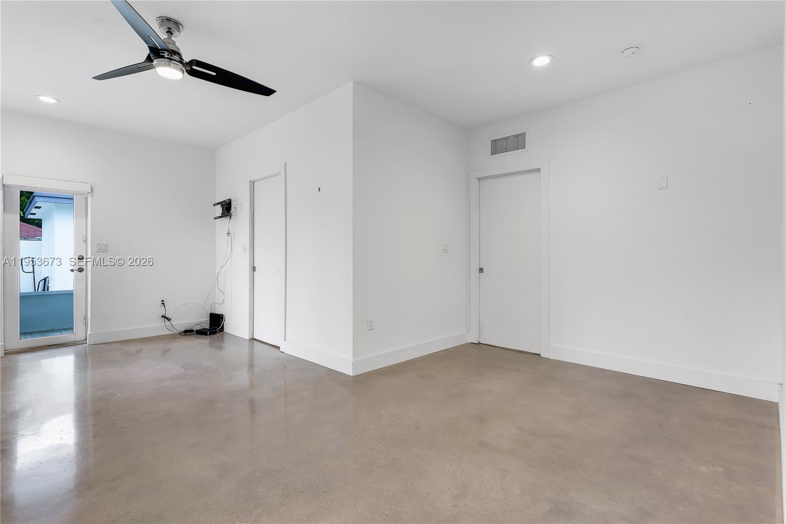 2247 NW 2nd St Miami, FL 33125