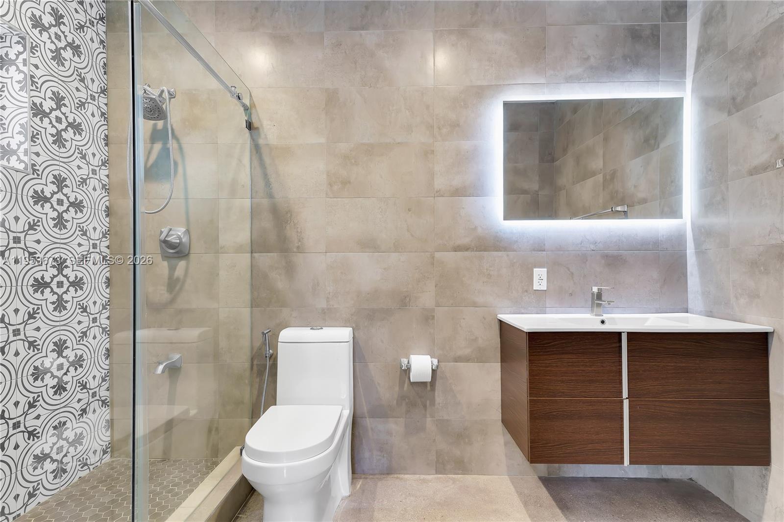 2247 NW 2nd St Miami, FL 33125