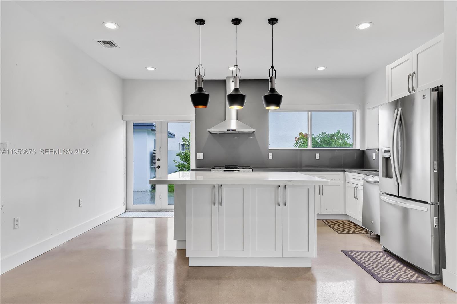 2247 NW 2nd St Miami, FL 33125