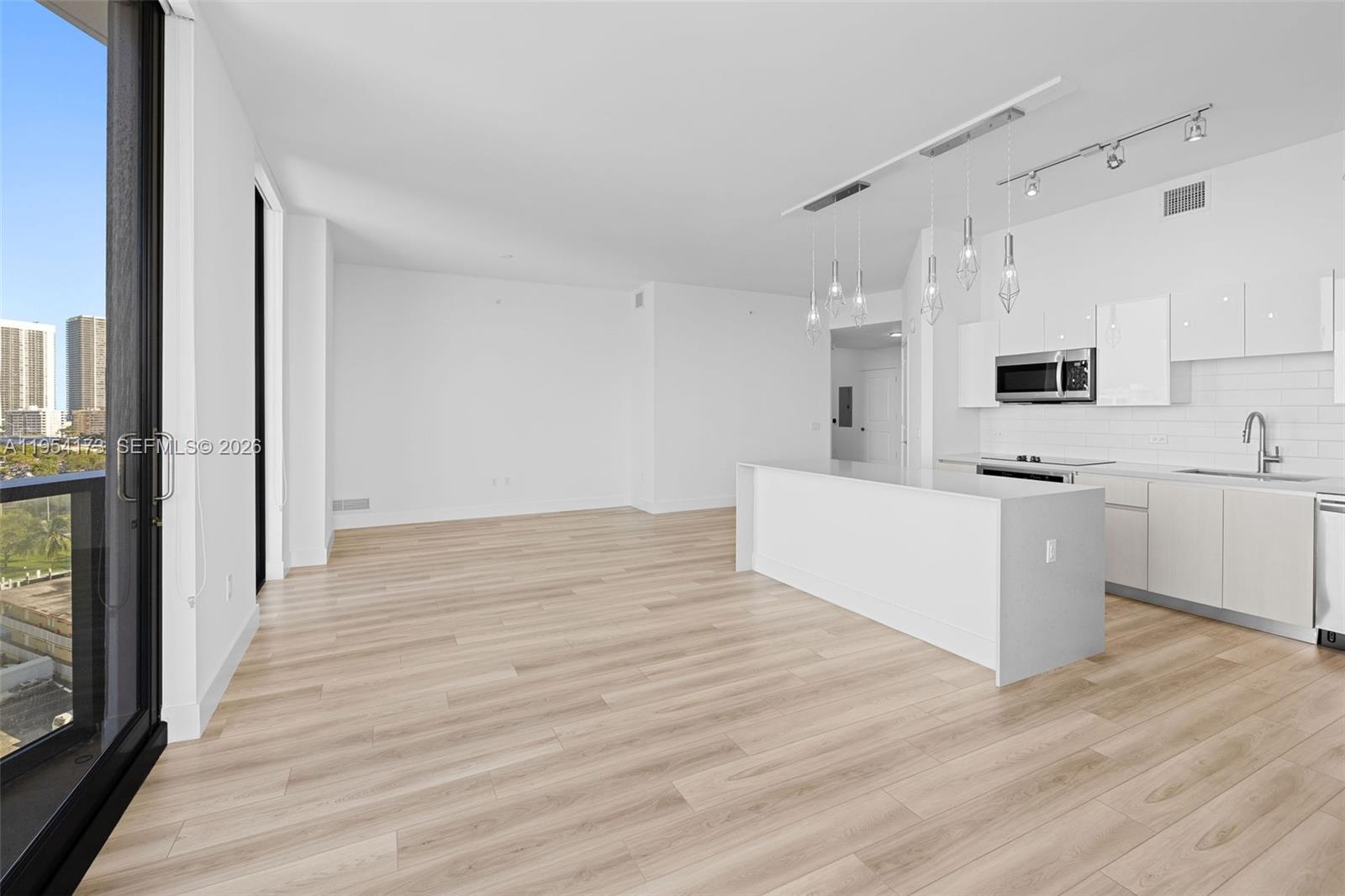 101 Diplomat Pkwy #1001 Hallandale Beach, FL 33009