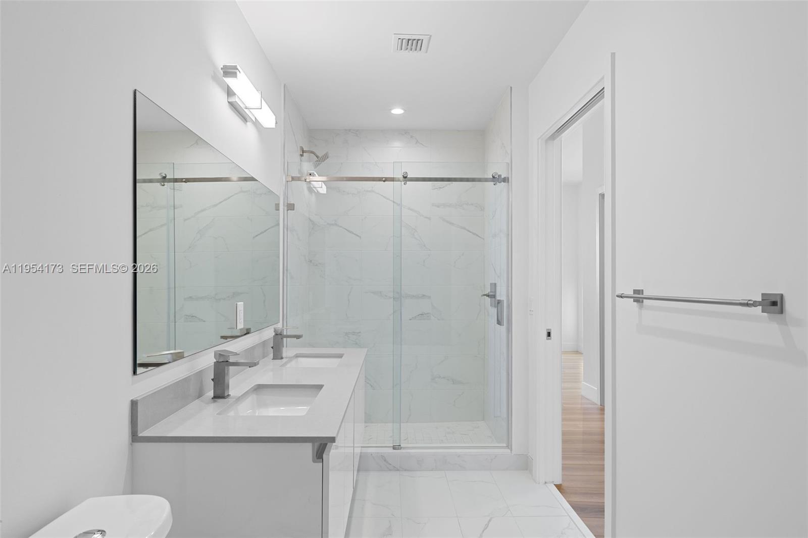 101 Diplomat Pkwy #1001 Hallandale Beach, FL 33009