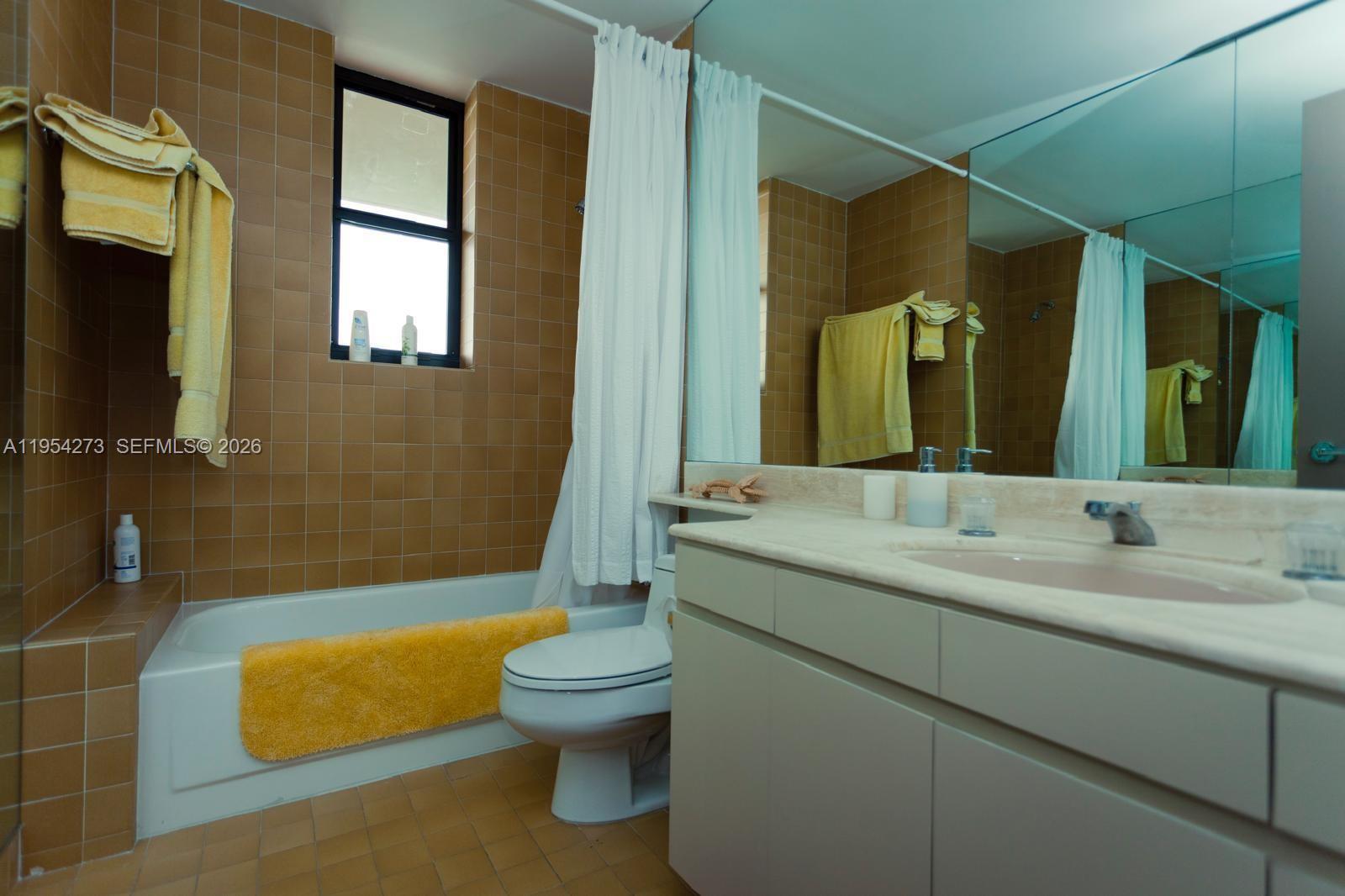 image 1000 Venetian Way12