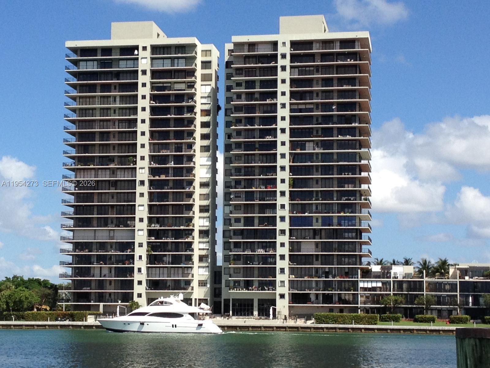 image 1000 Venetian Way21