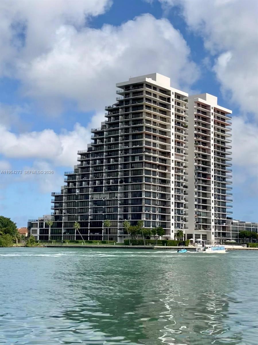 image 1000 Venetian Way24