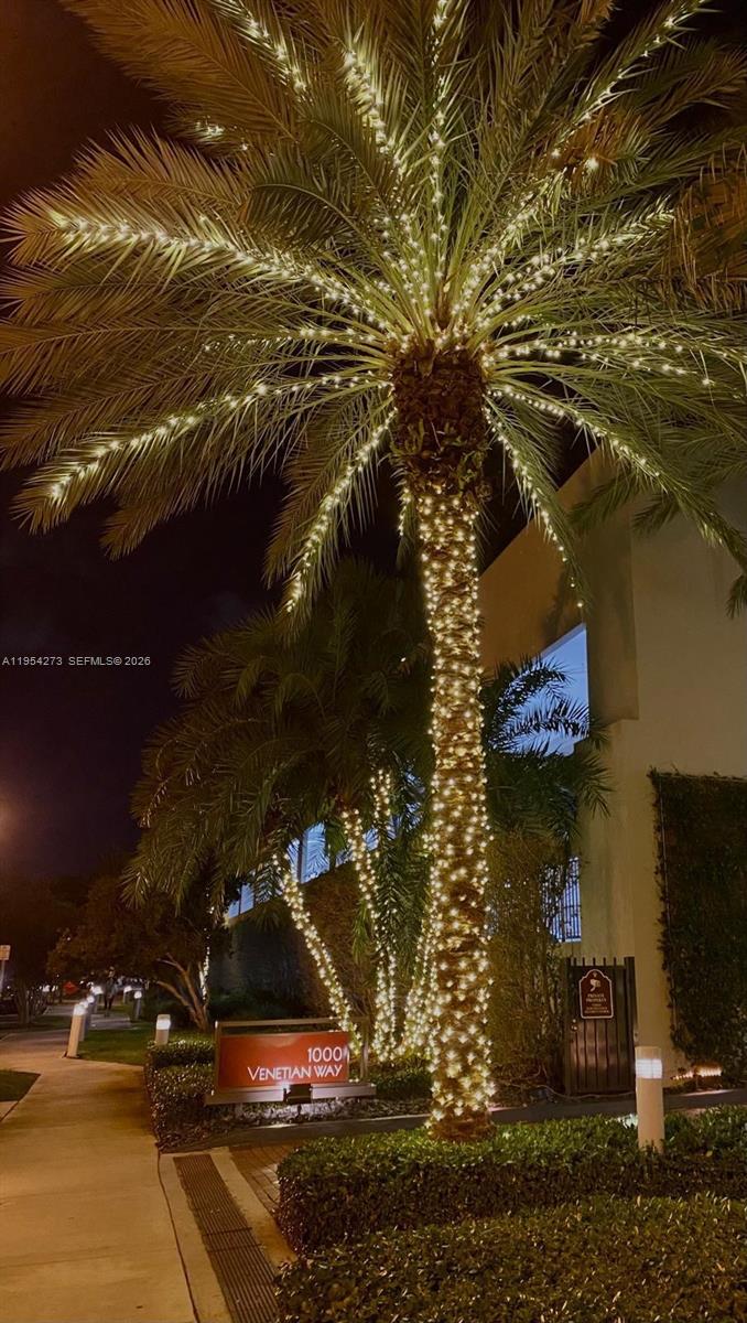 image 1000 Venetian Way25