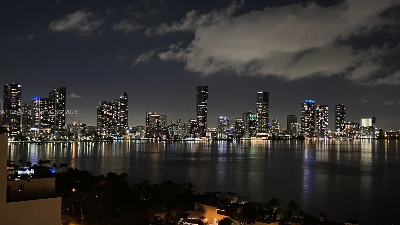 image 1000 Venetian Way26