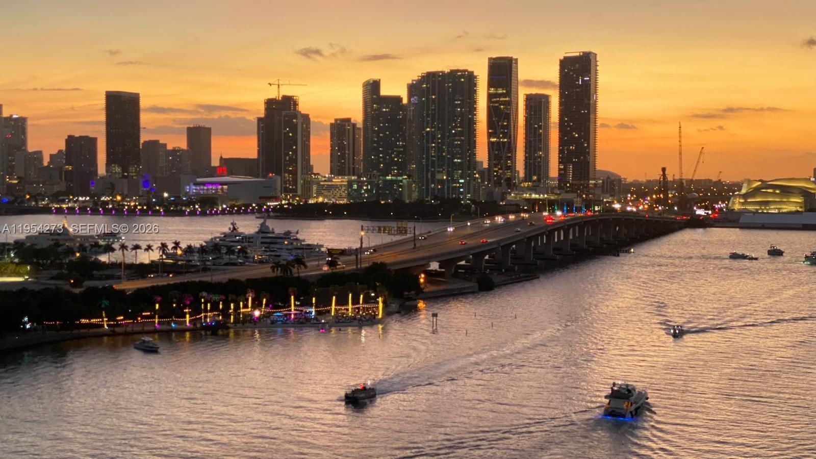 image 1000 Venetian Way28