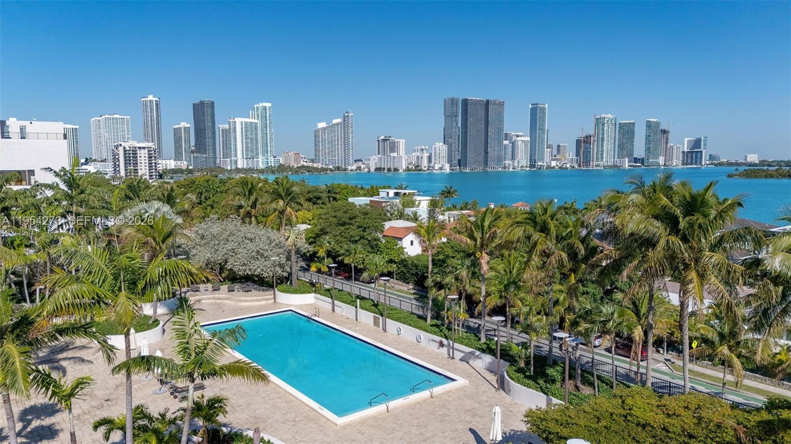 image 1000 Venetian Way33