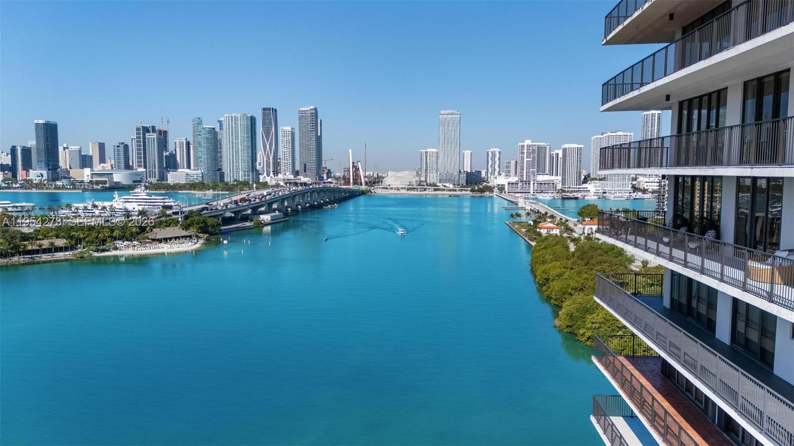 image 1000 Venetian Way39