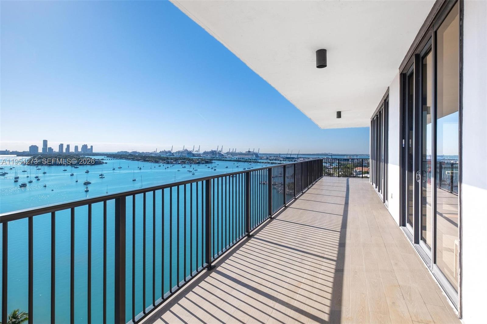 image 1000 Venetian Way51