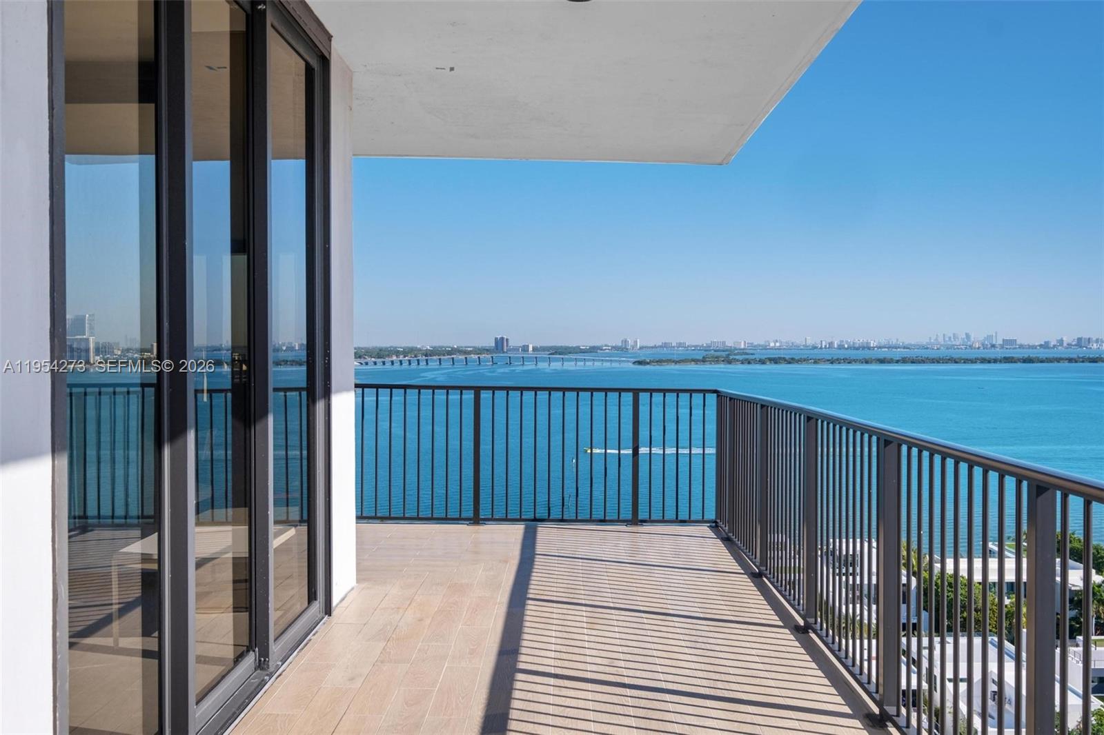 image 1000 Venetian Way55