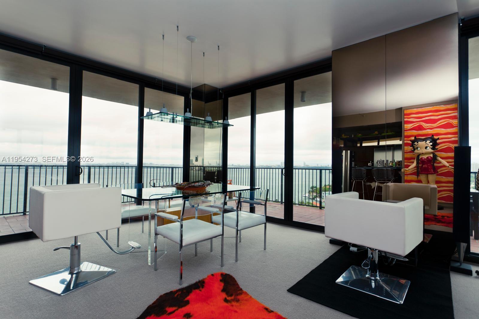 image 1000 Venetian Way5