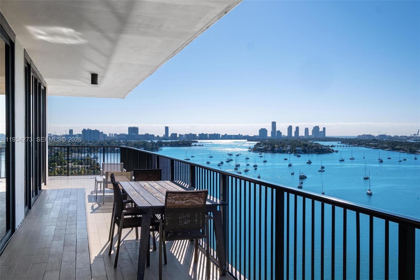 image 1000 Venetian Way61