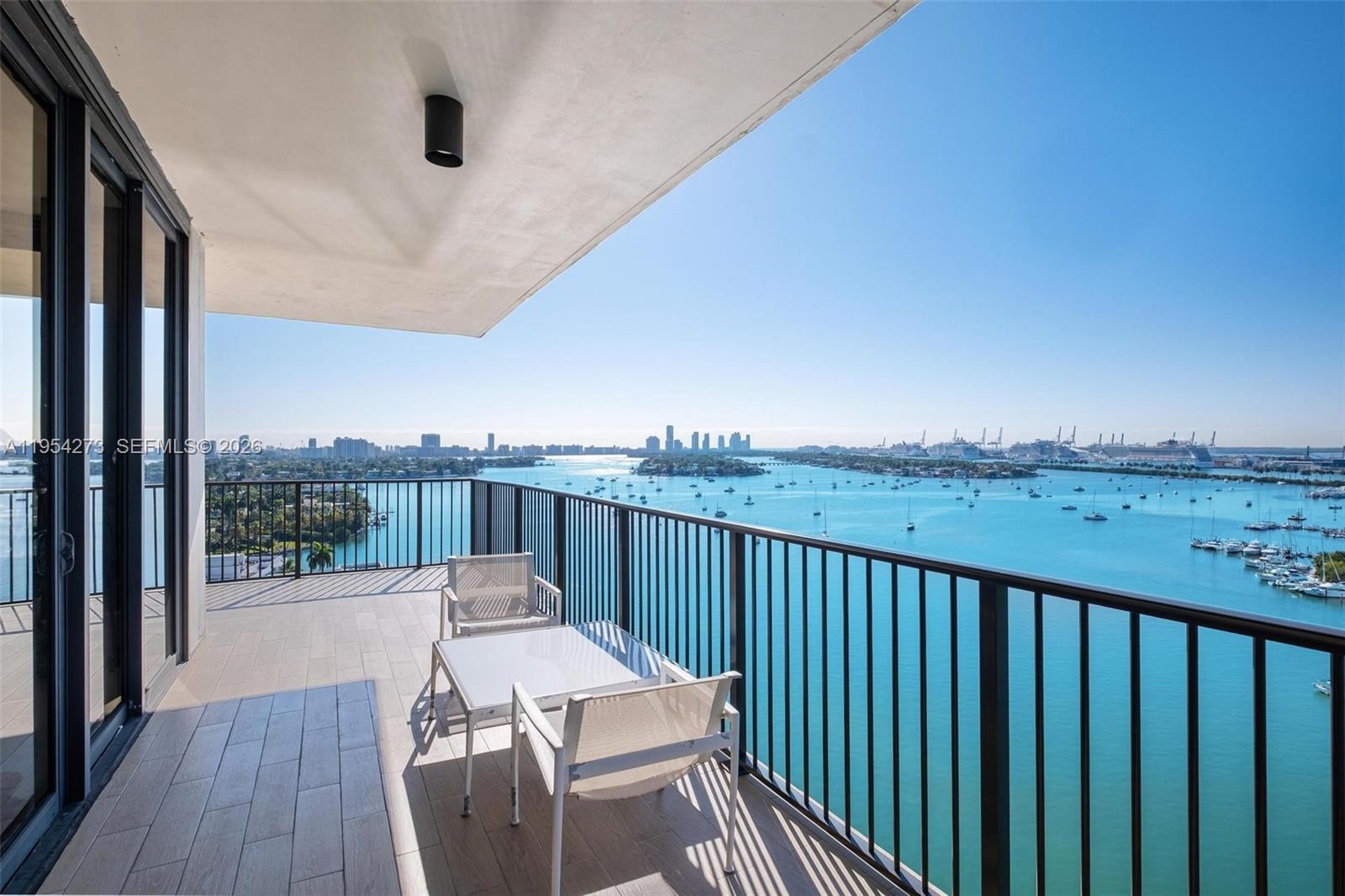 image 1000 Venetian Way65