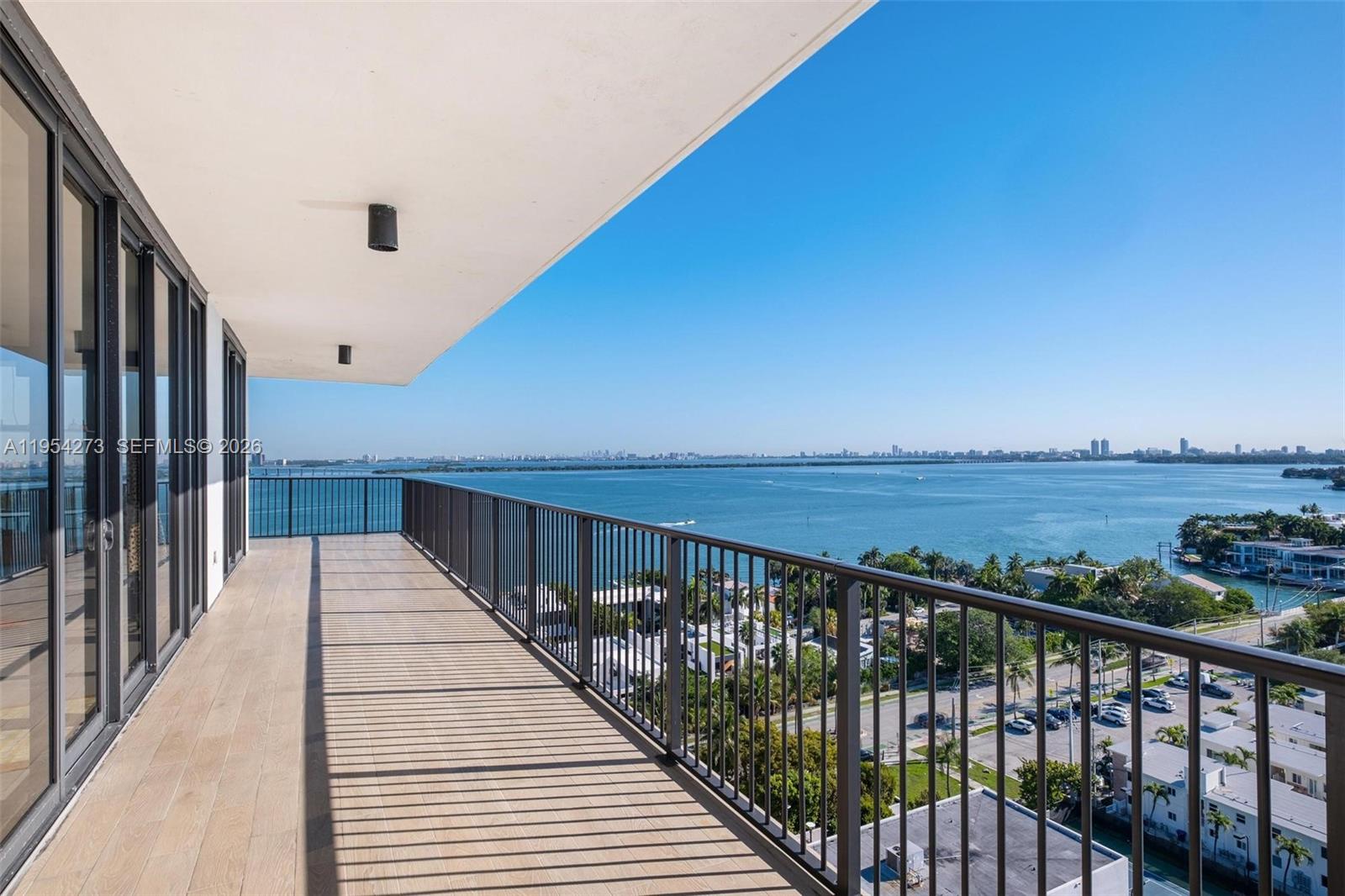 image 1000 Venetian Way66