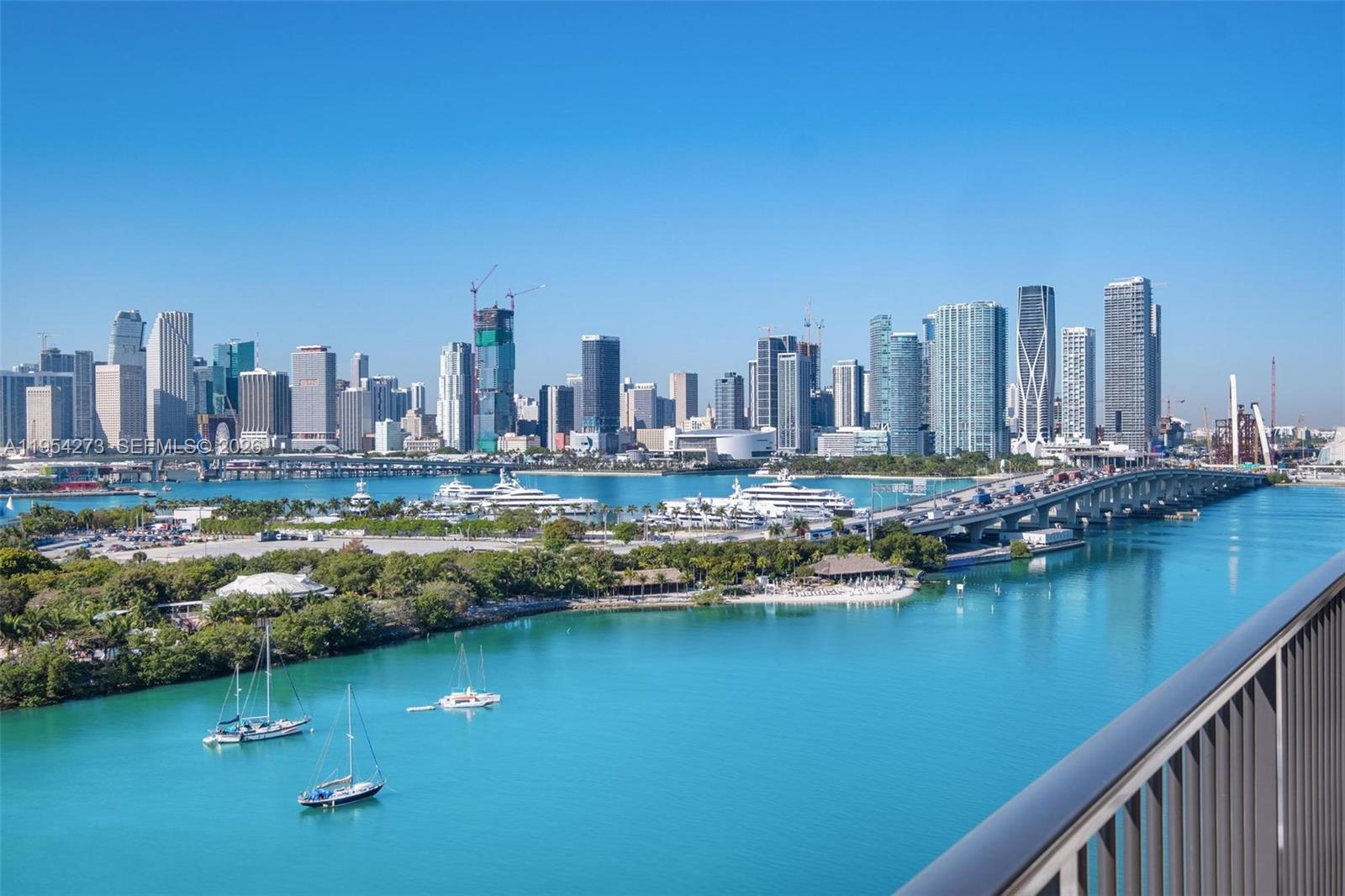 image 1000 Venetian Way68