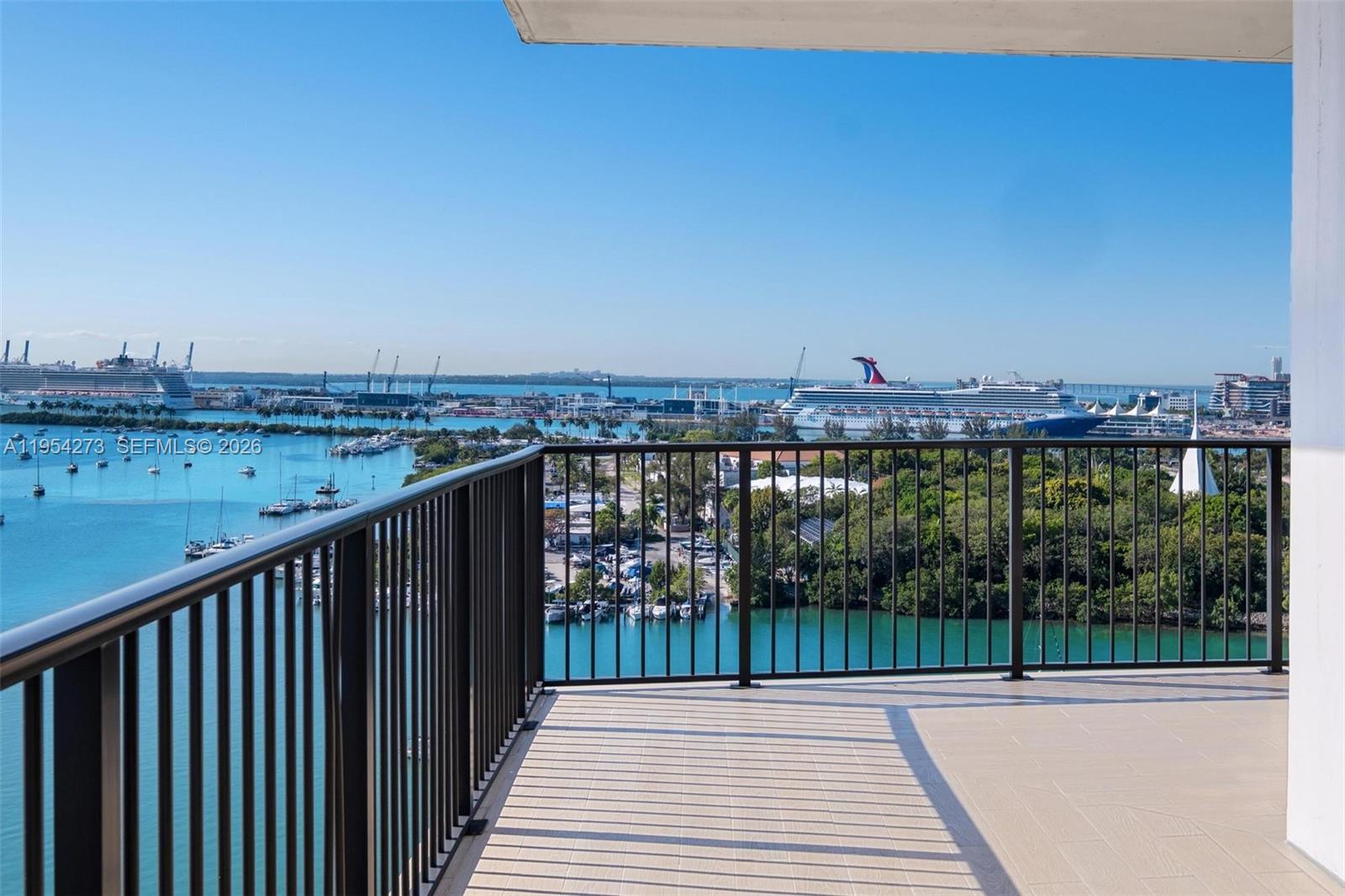 image 1000 Venetian Way73