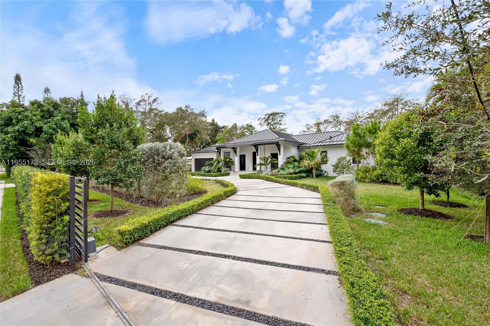 11600 SW 77th Ave Pinecrest, FL 33156