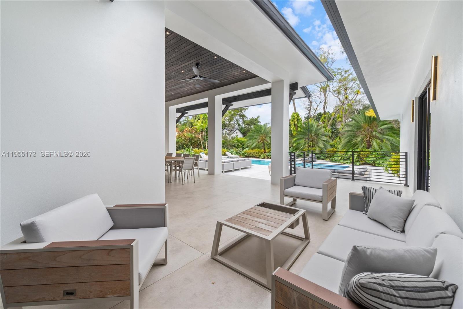 11600 SW 77th Ave Pinecrest, FL 33156