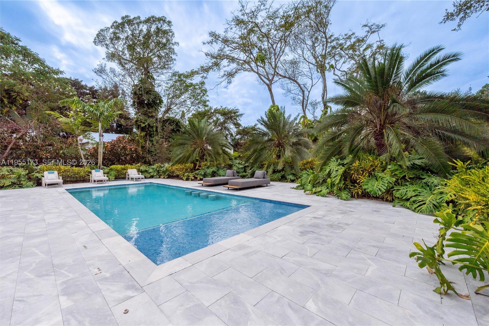 11600 SW 77th Ave Pinecrest, FL 33156