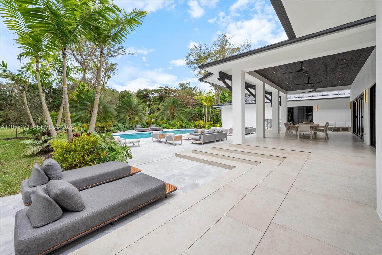 11600 SW 77th Ave Pinecrest, FL 33156