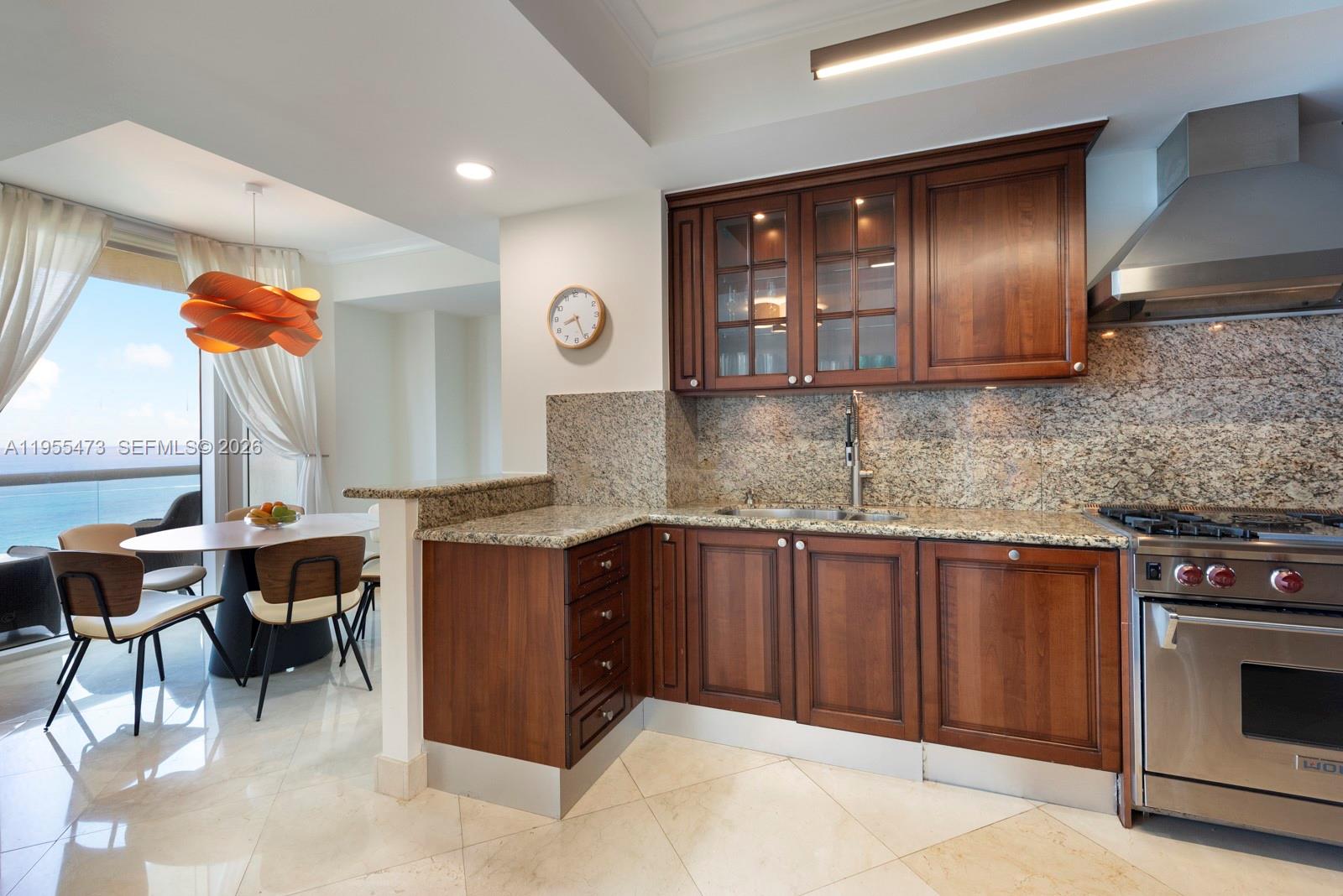 image Acqualina Residences14