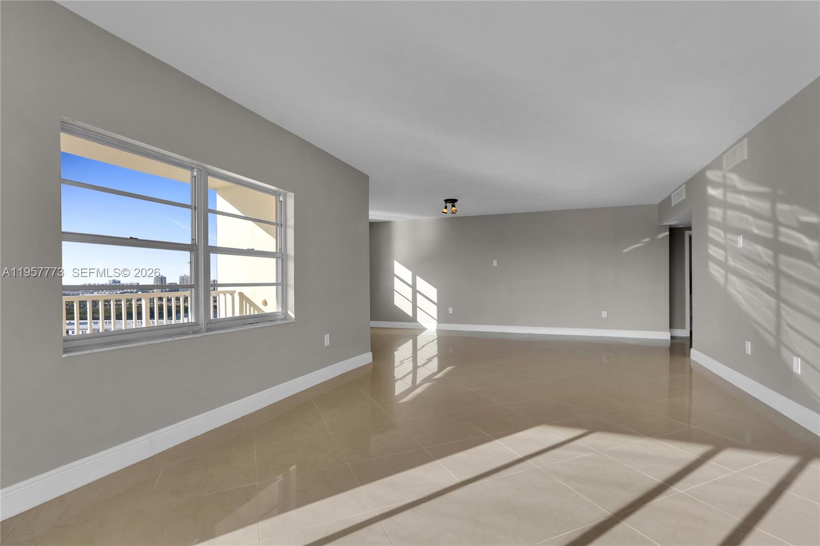 image Arlen House Condo21