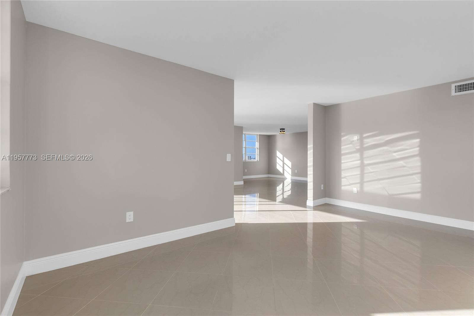 image Arlen House Condo23