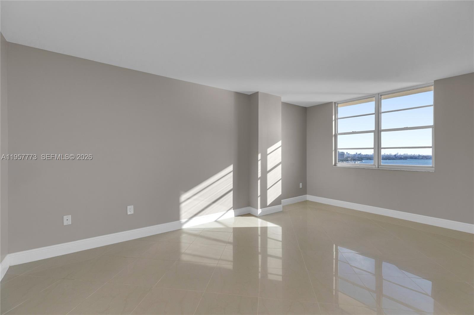 image Arlen House Condo24