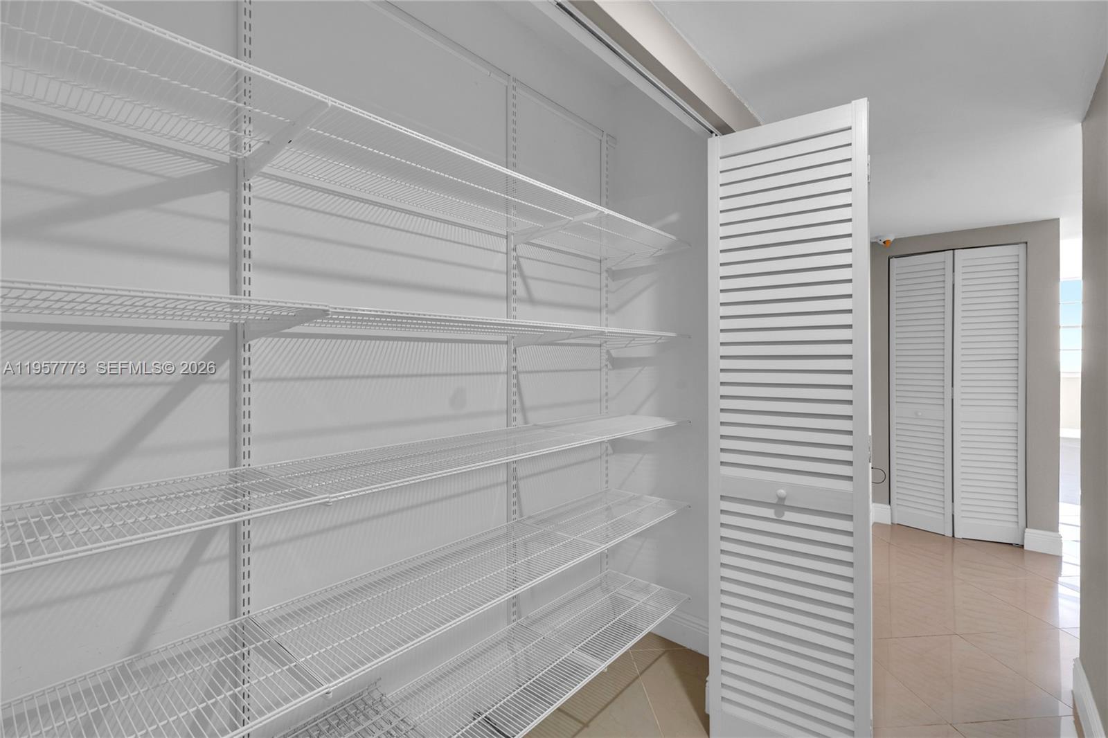 image Arlen House Condo27