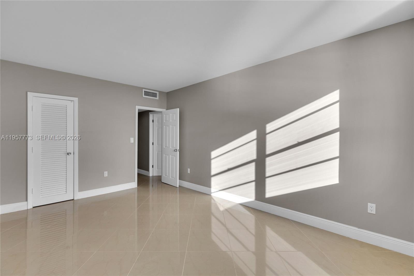 image Arlen House Condo28