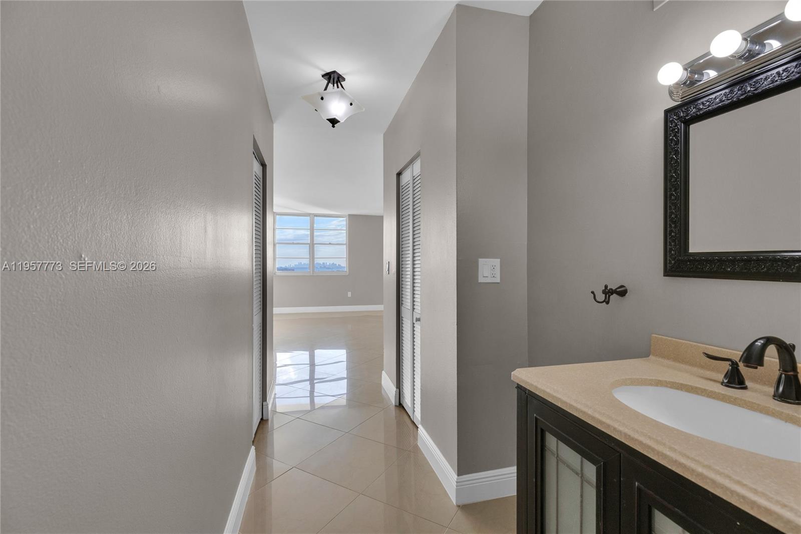 image Arlen House Condo30